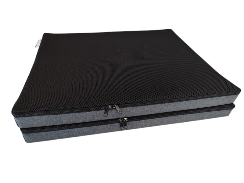 maty-dezynfekcyjne-szare-60x50x4cm-2-sztuki-ułożone-warstwowo-białe-tło